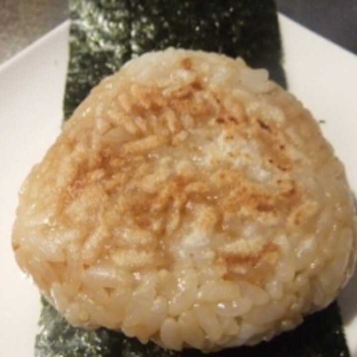 冷凍保存で夜食にぴったりおかかチーズ焼きおにぎり レシピ 作り方 By あまからこ 楽天レシピ 冷凍保存で夜食にぴったりおかかチーズ焼きおにぎり レシピ 作り方 By あまからこ 楽天レシピ